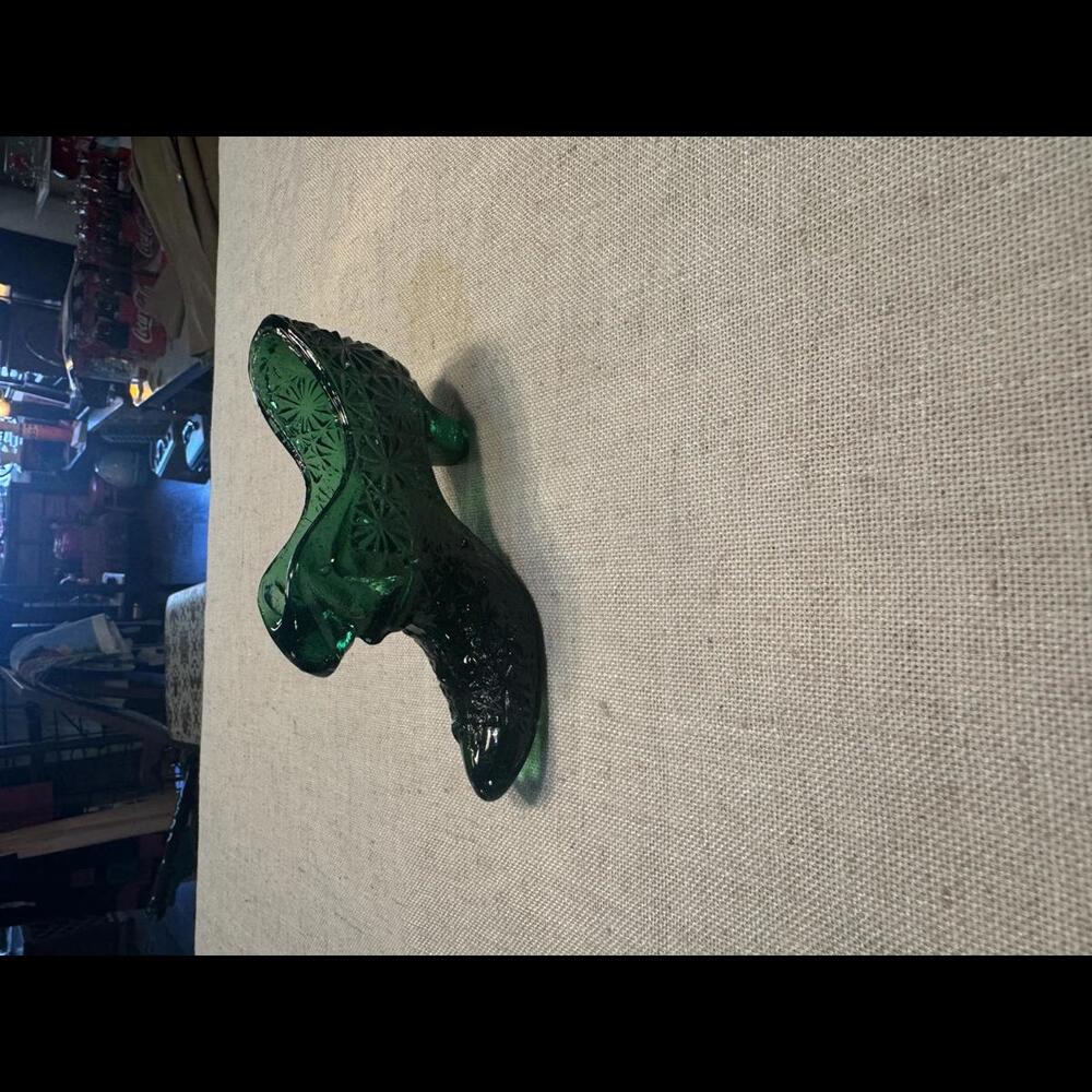 Emerald Green Pressed Glass Slipper Shoe Heel - Vintage Daisy & Button Cat Head